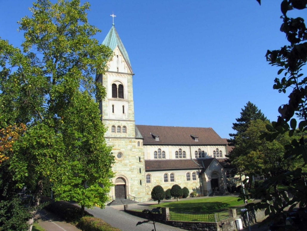 Außenaufnahme der Herz-Jesu-Kirche in Bochum Werne